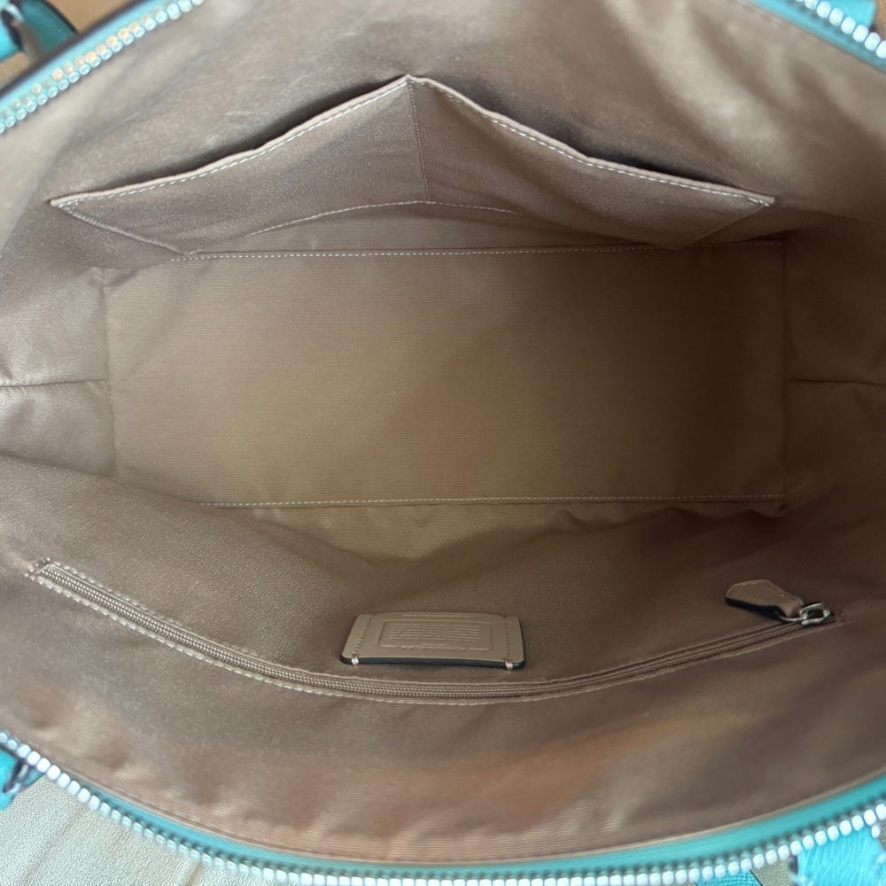 COACH Gallery Leather Tote - Picture 4 of 4